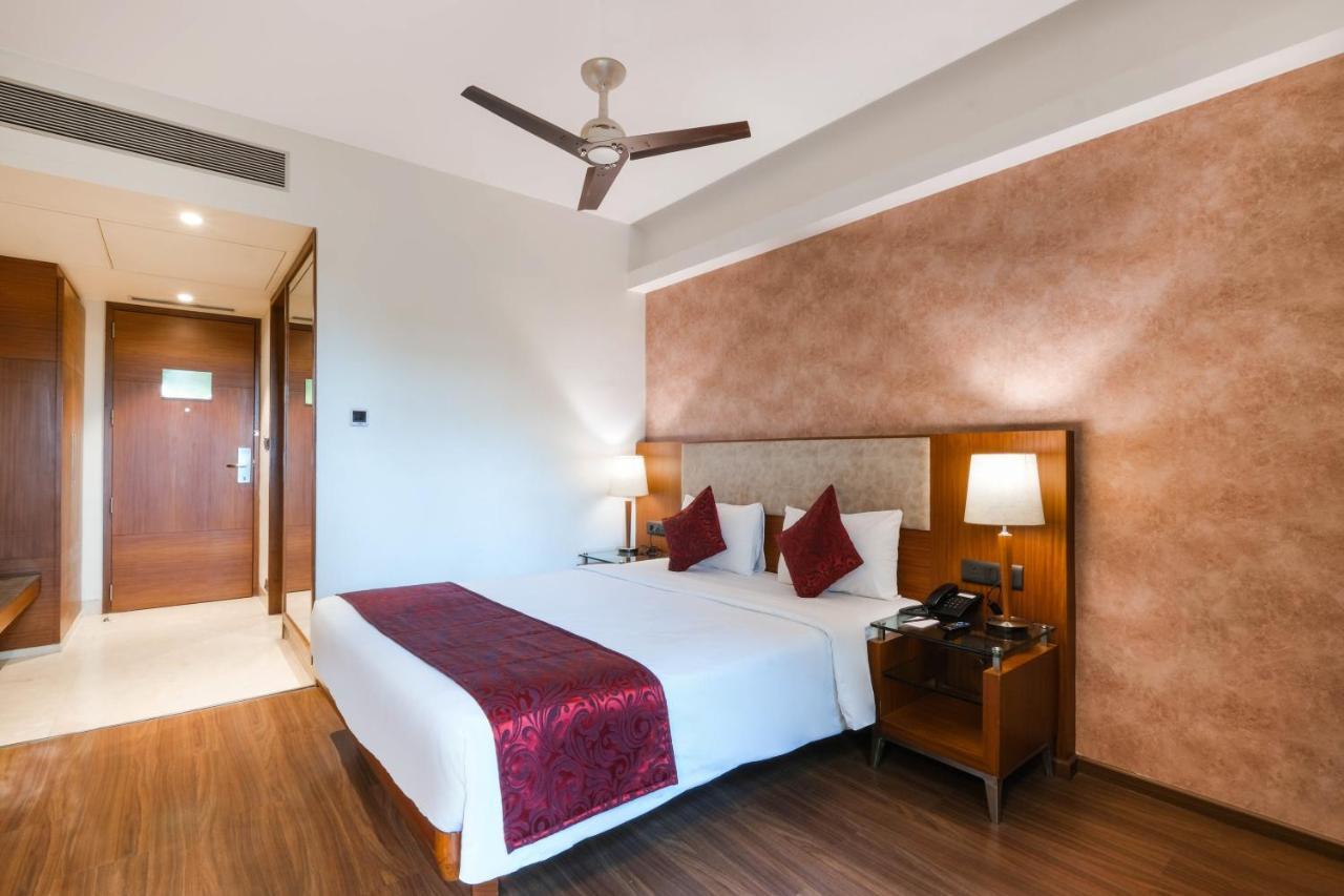 7 Apple Hotel - Viman Nagar פונה מראה חיצוני תמונה