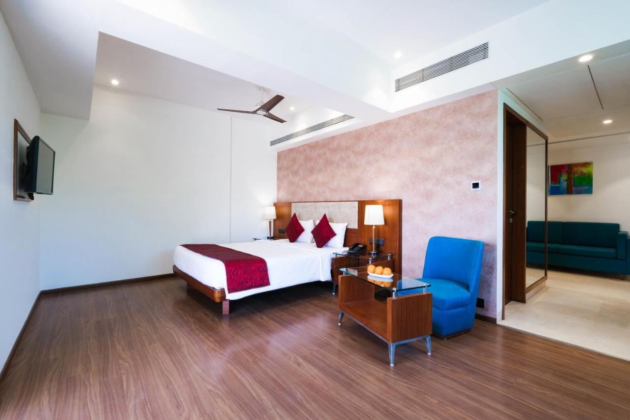 7 Apple Hotel - Viman Nagar פונה מראה חיצוני תמונה